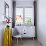 Konopnickiej 11/8 *